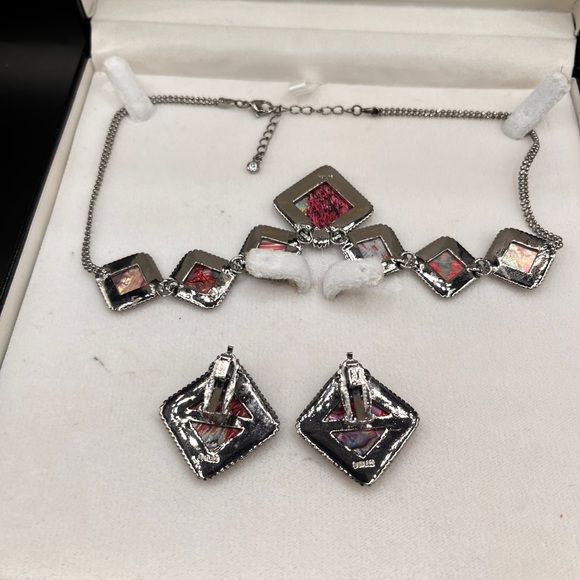 Vtg Butler Signed Fifth Avenue Collection Red Rubi Abalone Necklace And Earrings - Picture 5 of 11